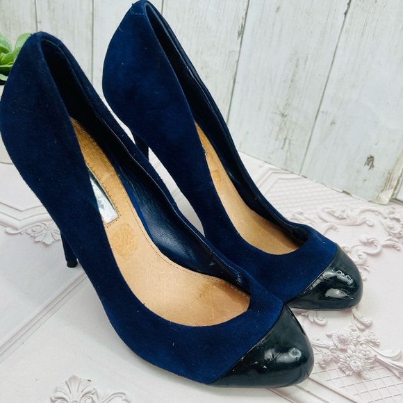 H BY HALSTON WOMEN'S BLUE SUEDE CAP TOE STILETTO PUMPS SIZE 7.5 M - Picture 6 of 7